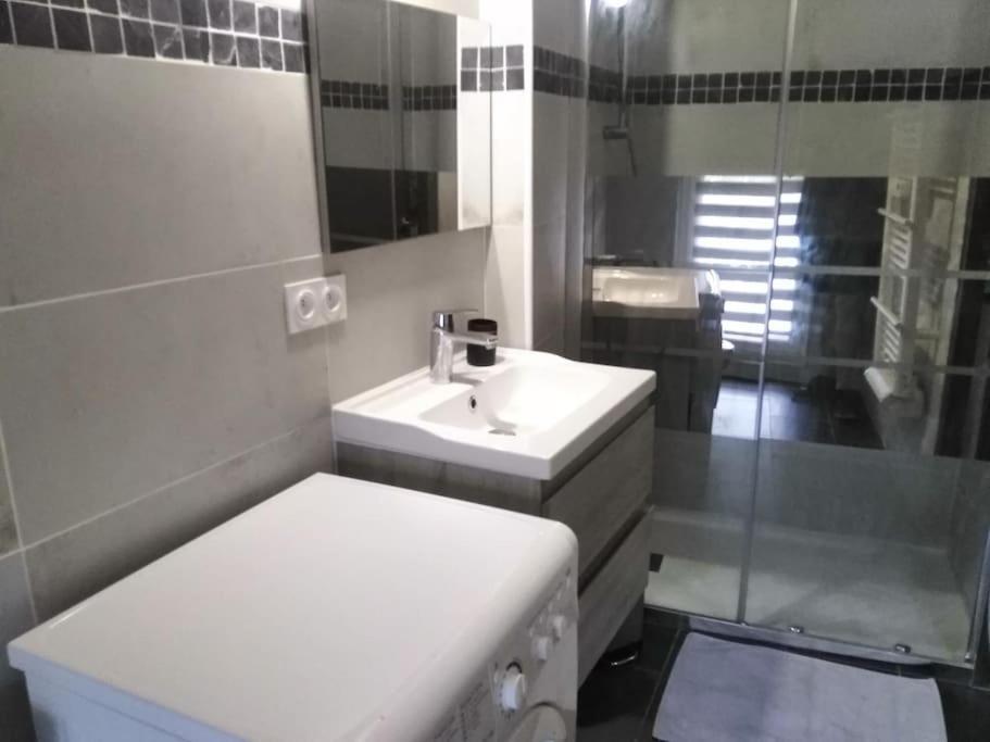 Detente - Appartement Et Poutres Apparentes เบซิเยร์ ภายนอก รูปภาพ